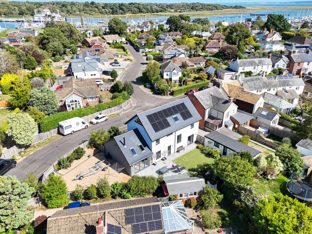 House in Lymington - View 3