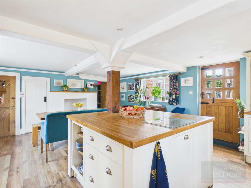 Home Farm Cottage, Husbands Bosworth - View 2