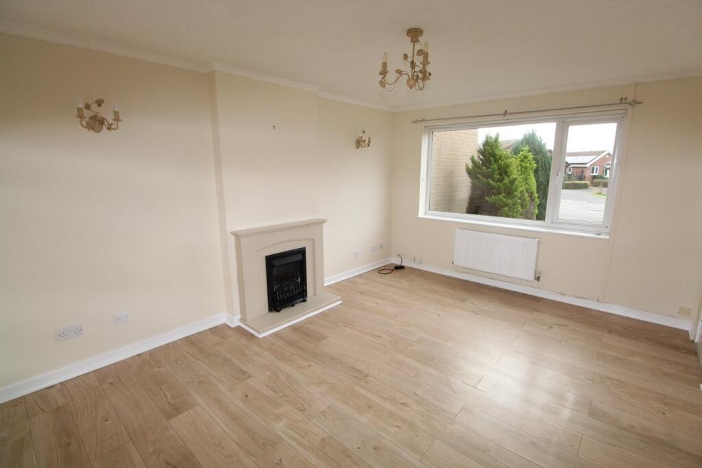 Magnolia Drive, Lutterworth, LE17 photo 3