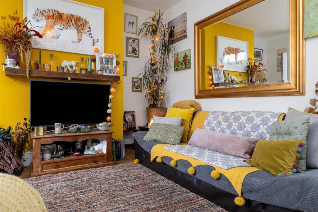 Apartment in Brighton - More