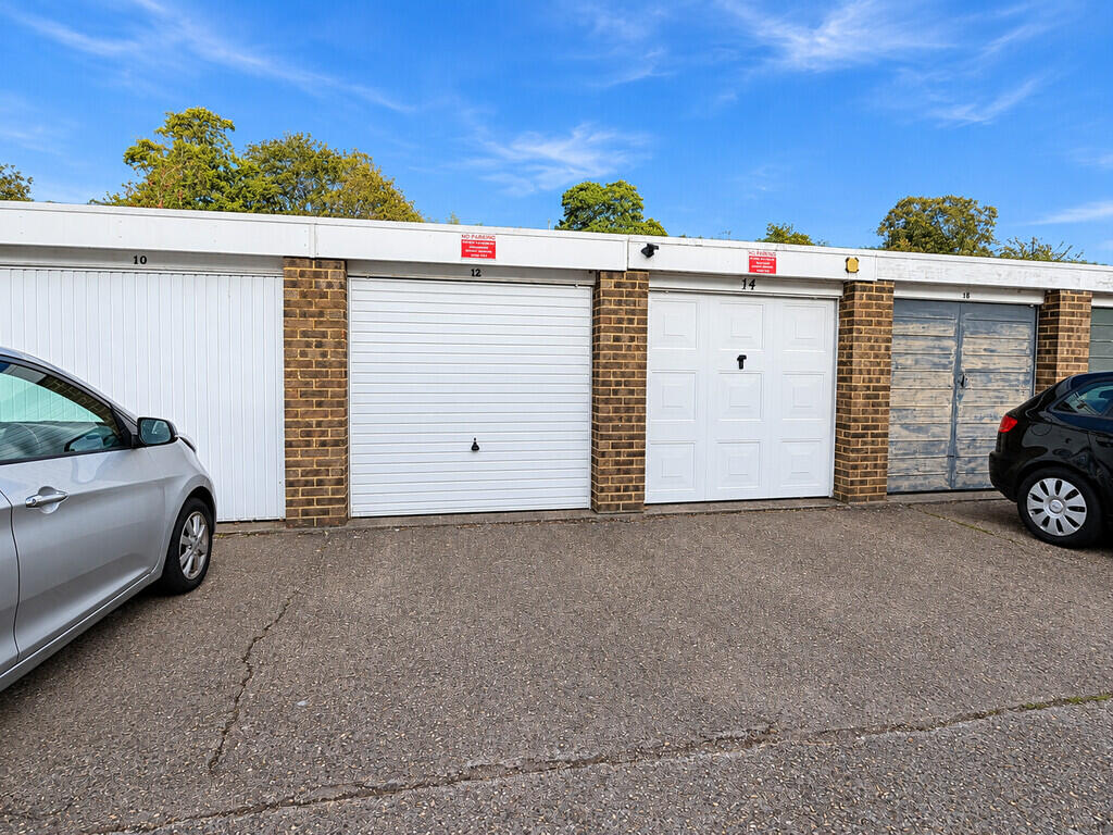 House in Biggleswade, Central Bedfordshire - View 3