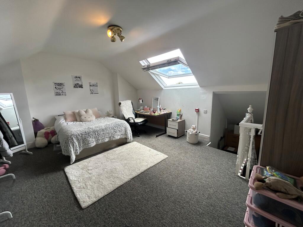 6 bedroom house for rent