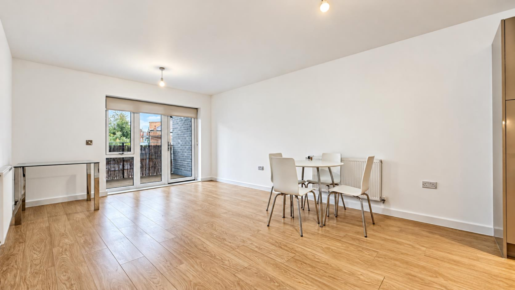 Apartment in London - More