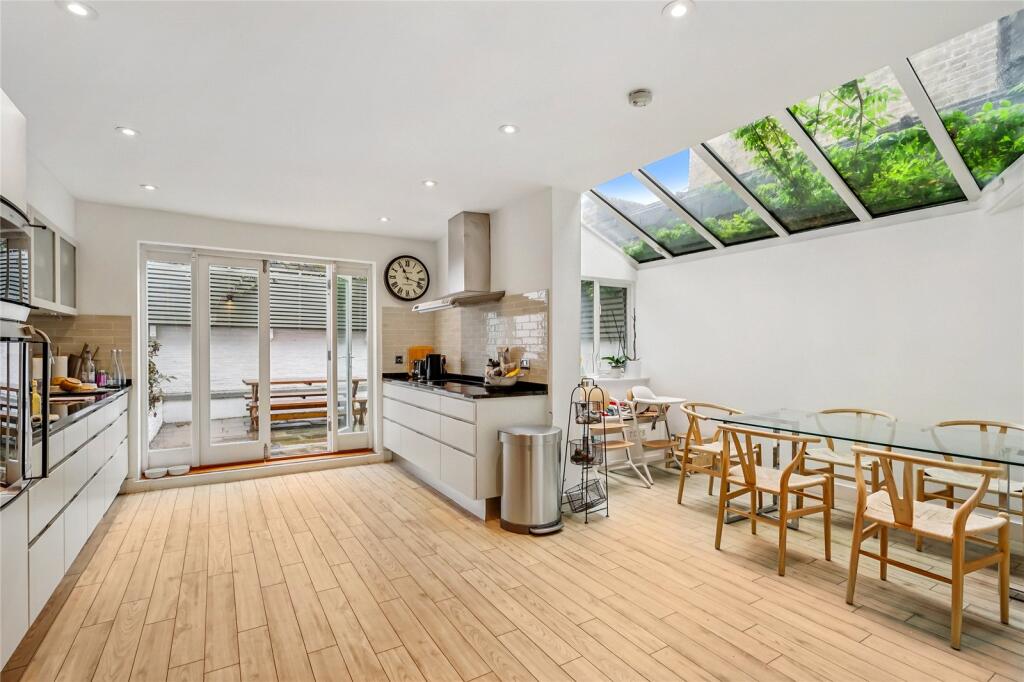 House in London, Battersea - View 3