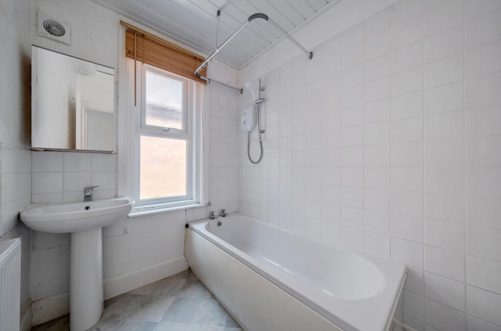 House in Exeter - View 5