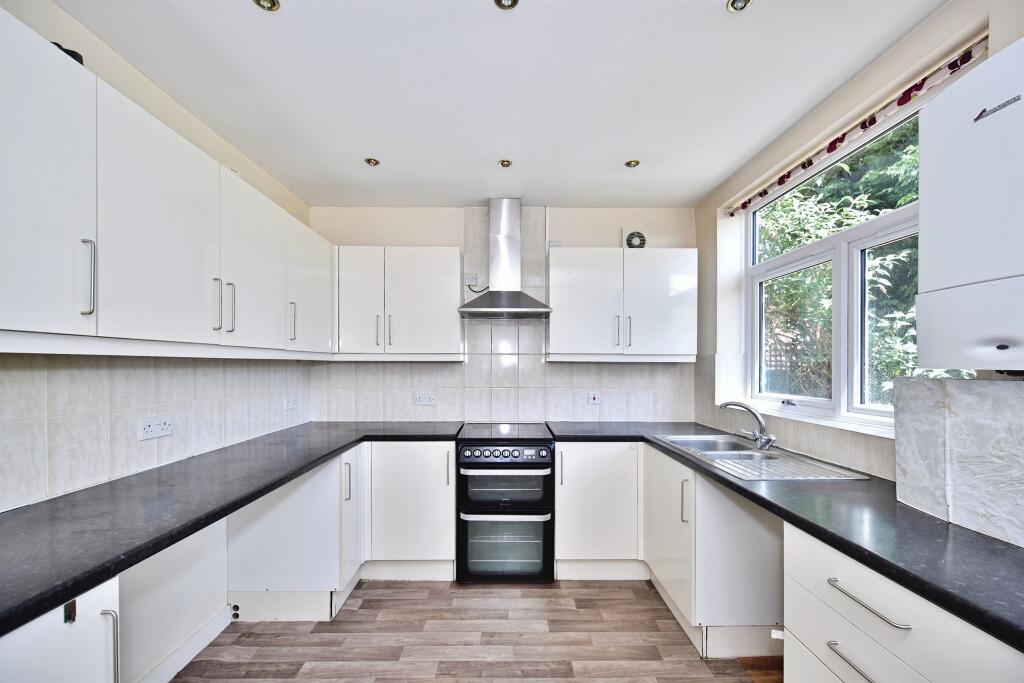 Sutton Road, Maidstone photo 4