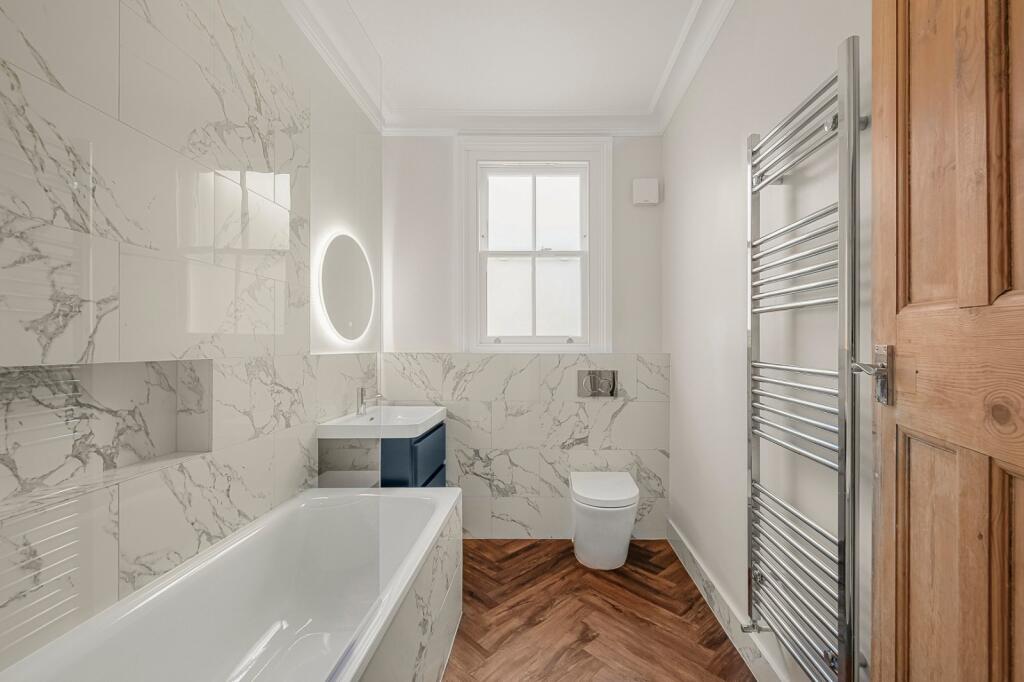Apartment in Richmond, Kew - View 5
