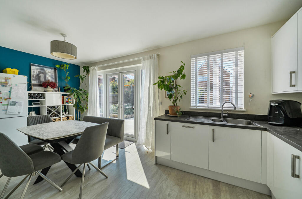 Crozier Lane, Warfield, Bracknell - More
