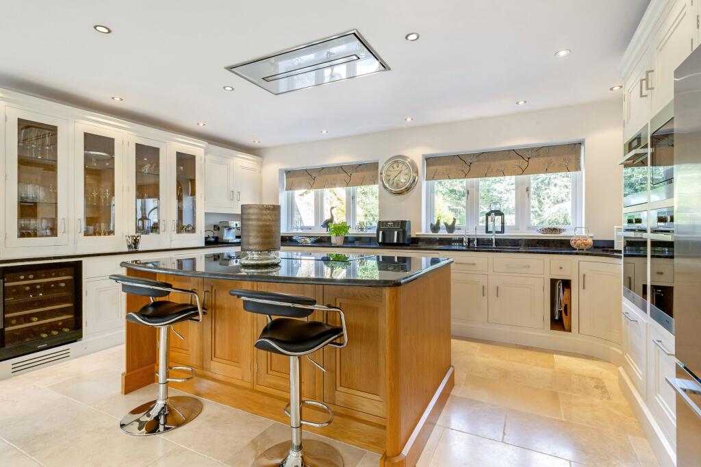 House in St Albans, Redbourn - View 3