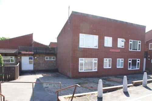 2-bed flat on Lanchester Gardens, Worksop, Nottinghamshire, S80, £59,950