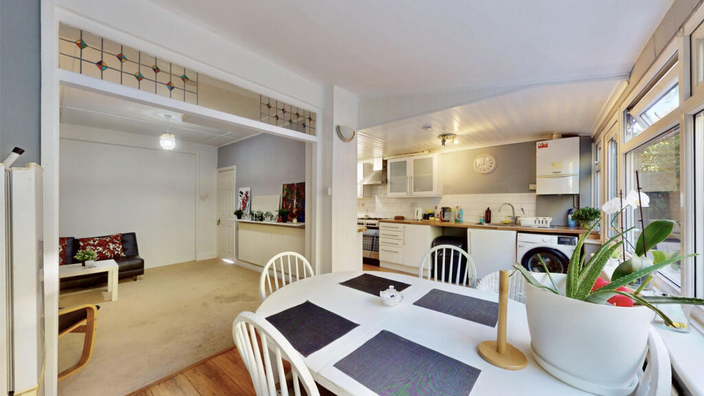 House in London, Park Royal - View 5