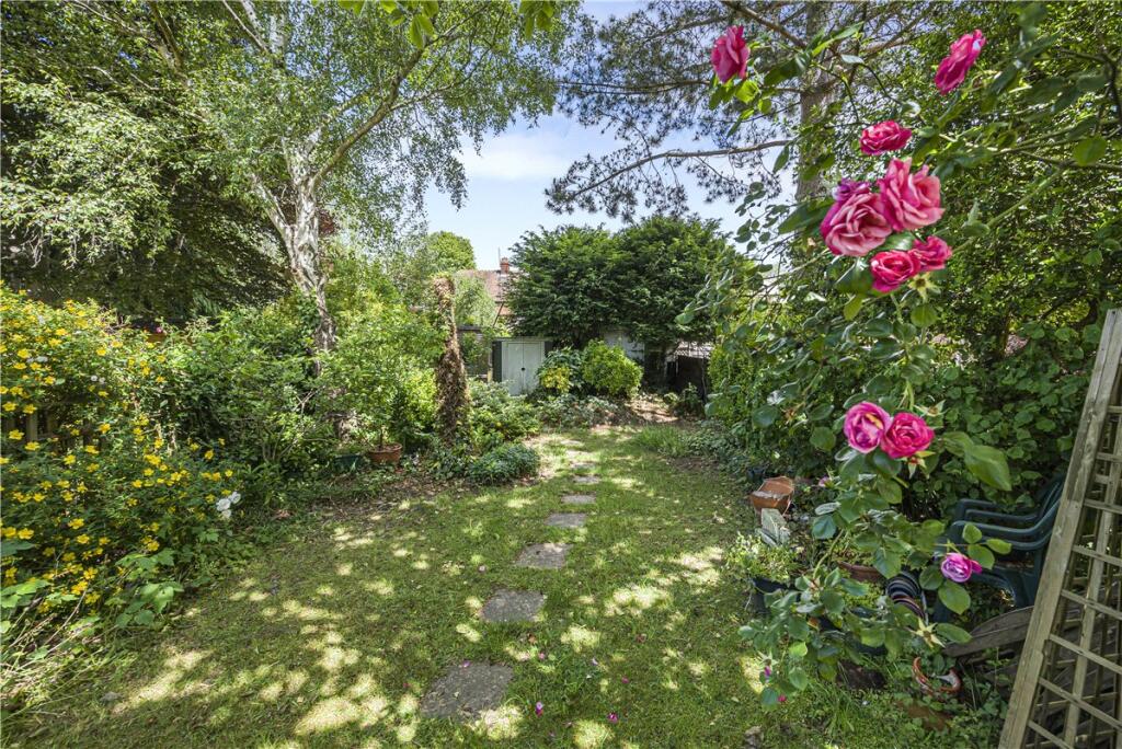 House in Orpington, Broom Hill, Goddington - View 4