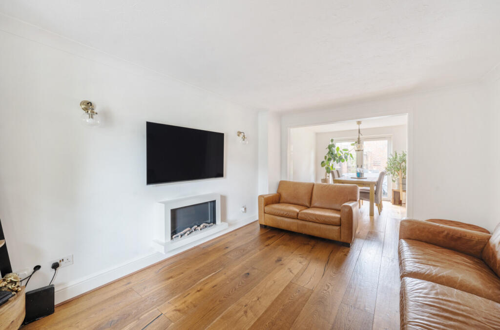 House in Binfield, Bracknell Forest - View 4