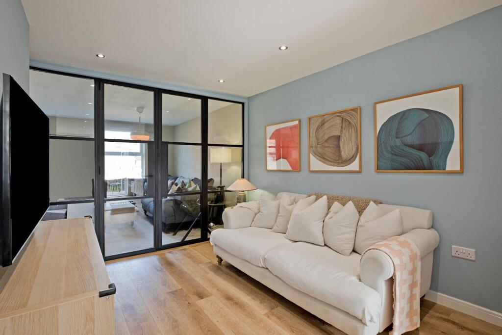 House in Bradford, St John's View, Menston - View 5