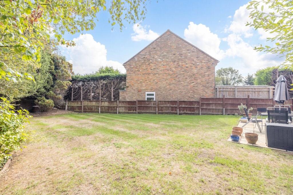 House in Slough - View 4