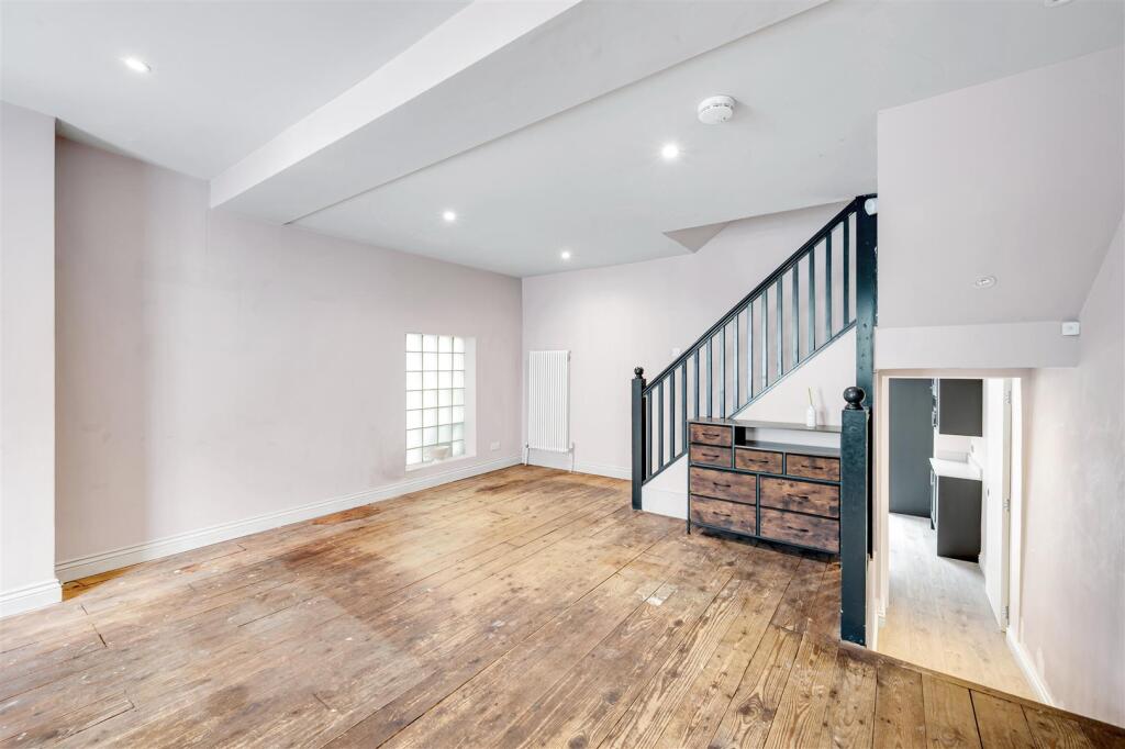 House in London - View 3