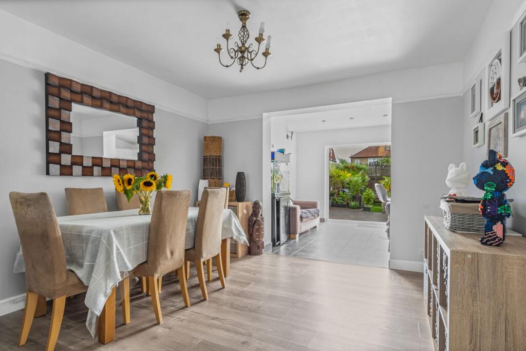 House in Spelthorne, Surrey - View 5