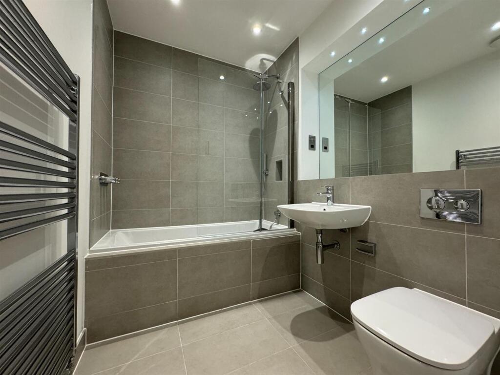 Apartment in Slough - View 2