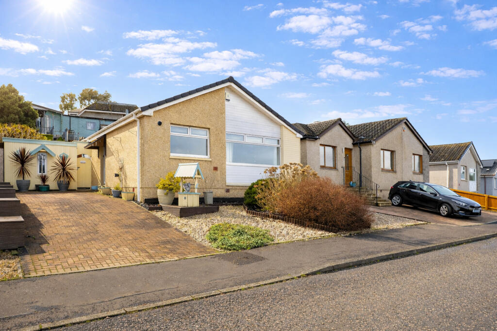 Main image of property: Moray Court, Auchtertool, KY2