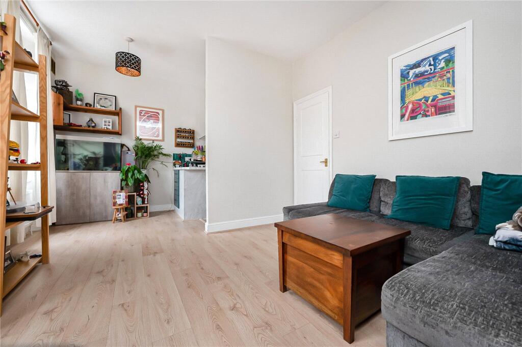 Apartment in Twickenham - View 5