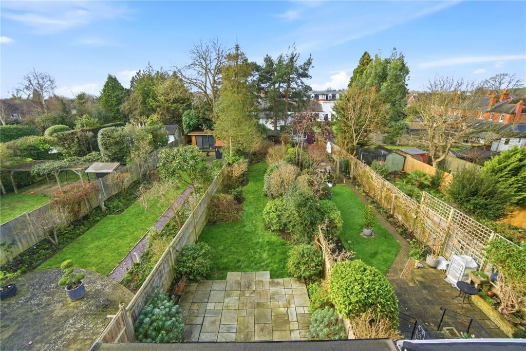 Leigh Road, Cobham, Surrey, KT11 photo 2