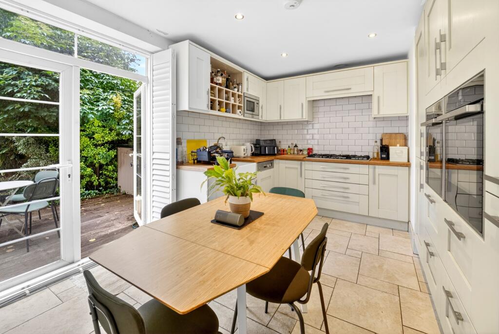 Main image of property: Mayfield Close, Hackney, E8
