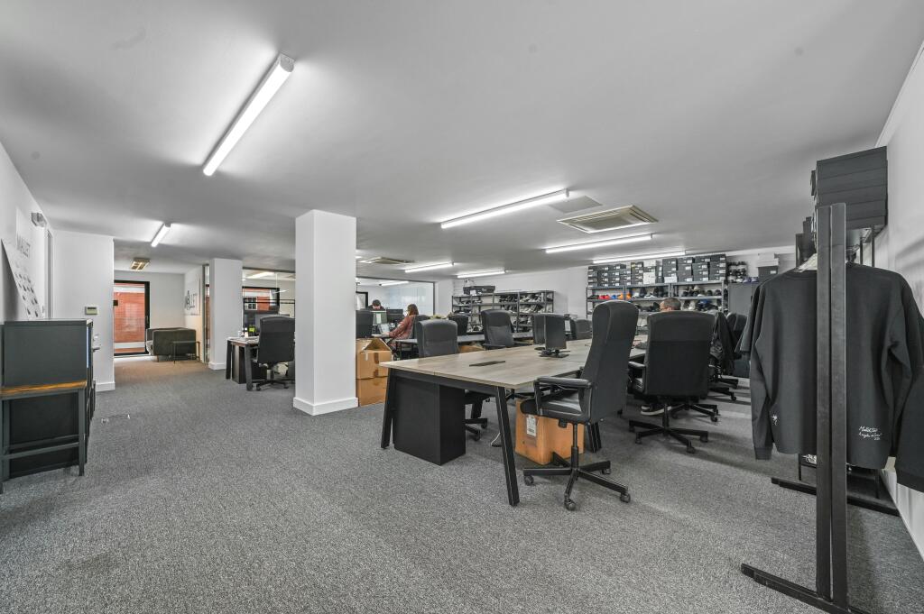 MD-BC-86-90PaulStreet-15.JPG