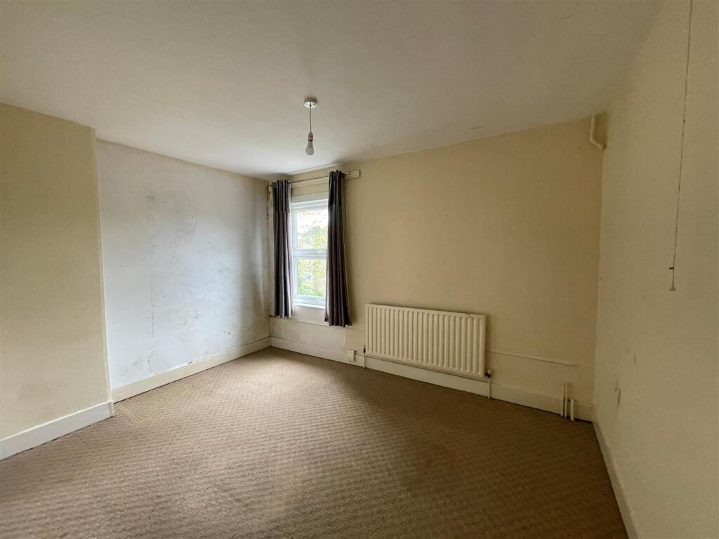 Pinfold Lane, Balderton, Newark - More