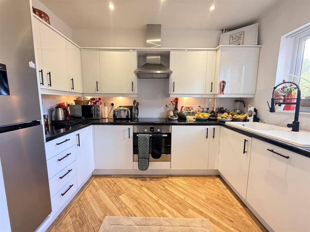 Apartment in South Staffordshire, Kinver - More