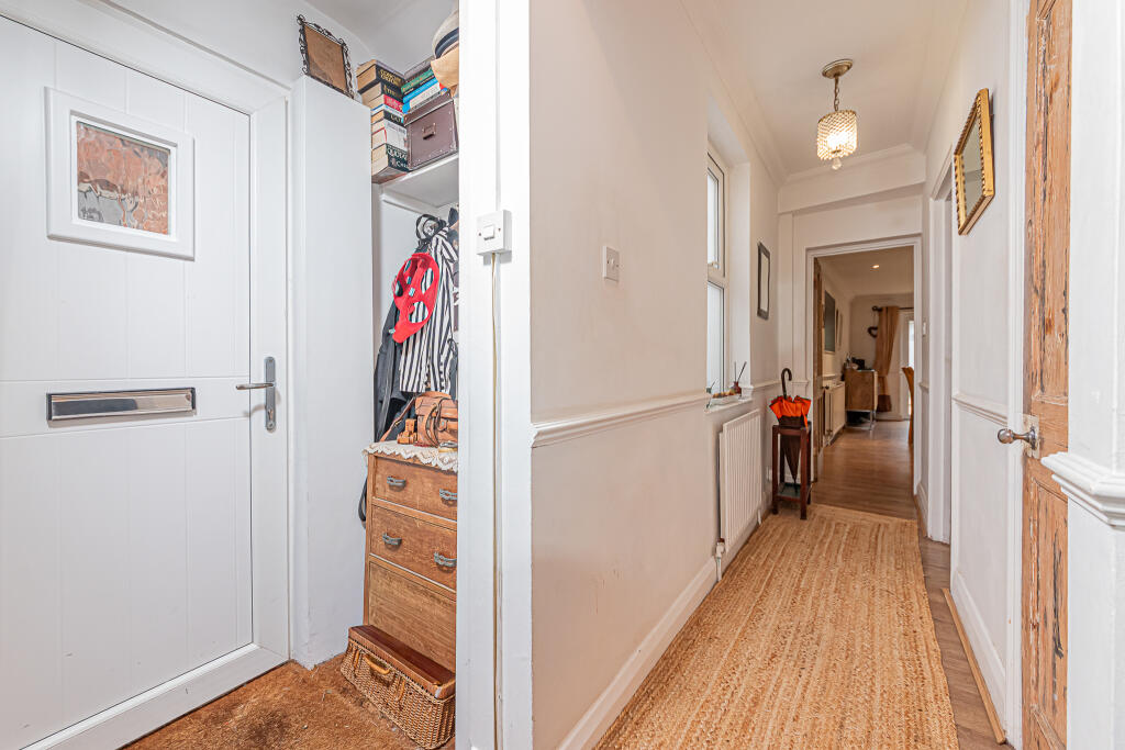 House in Slough - View 4