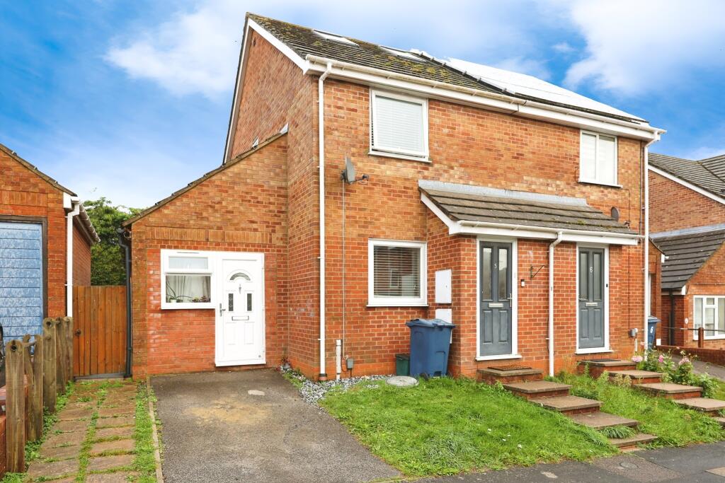4-bed semi-detached on Miersfield, High Wycombe, HP11, £500,000