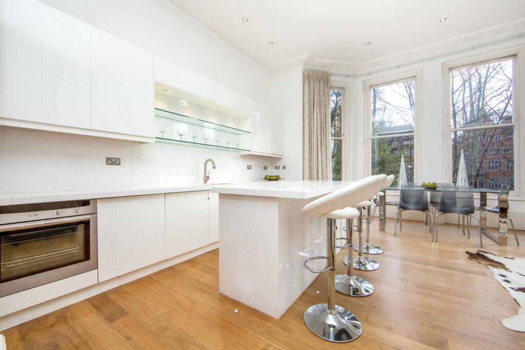 3 bedroom maisonette for rent