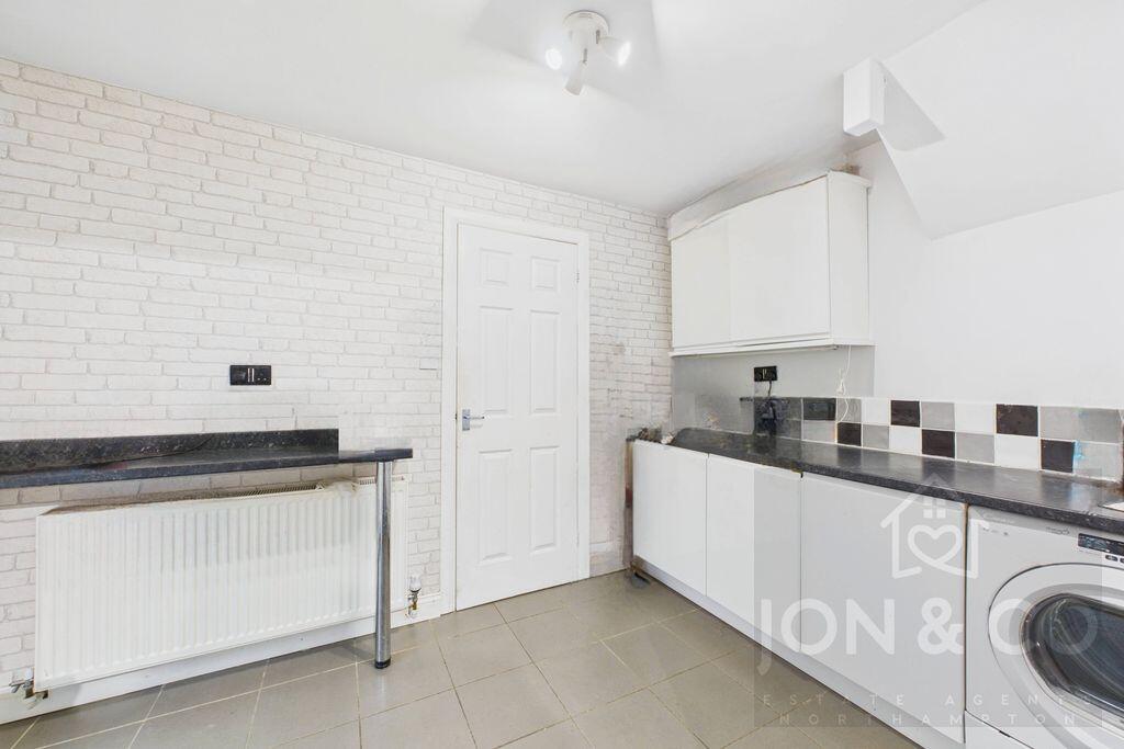 House in Northampton, West Northamptonshire - View 3