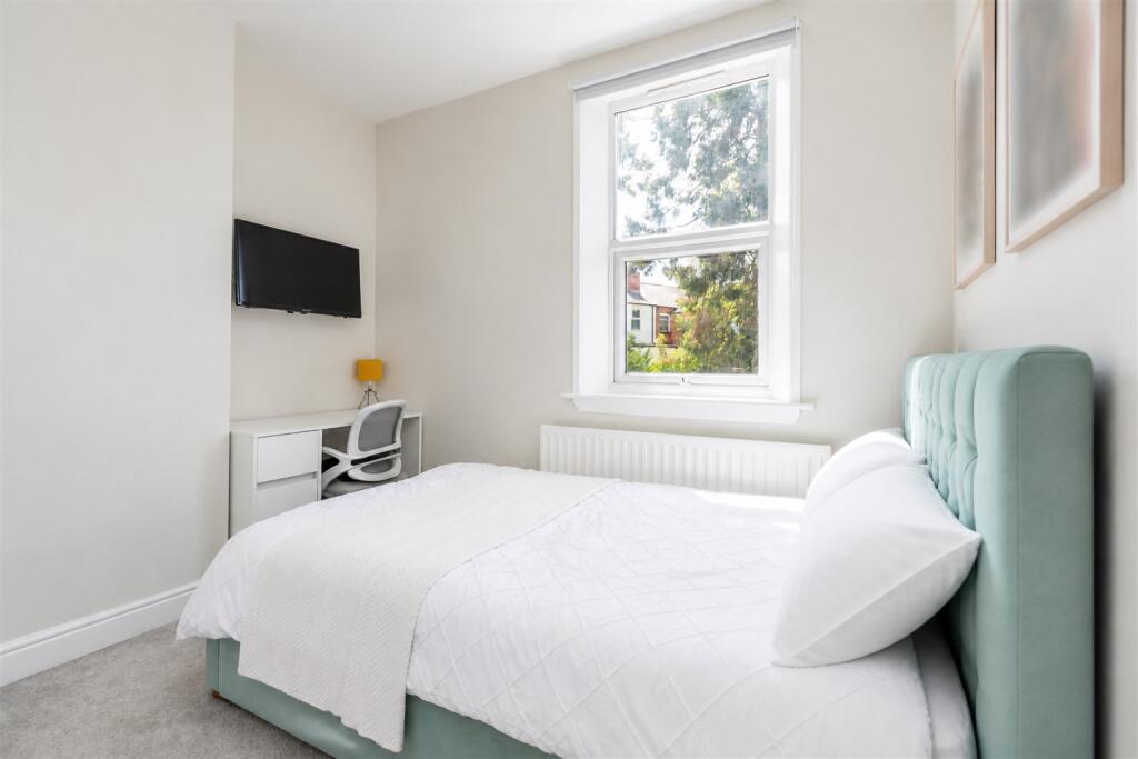 5 bedroom house for rent