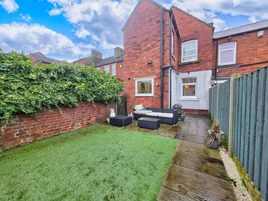 3-bed terraced on Higham Common Road, Barugh Green, Barnsley, S75 1LD, £195,000