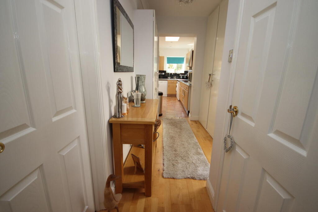 House in Slough, Burnham - View 5