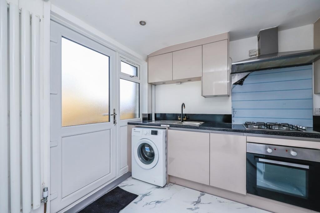 Midhurst Way, Clifton, Nottingham, NG11 - More