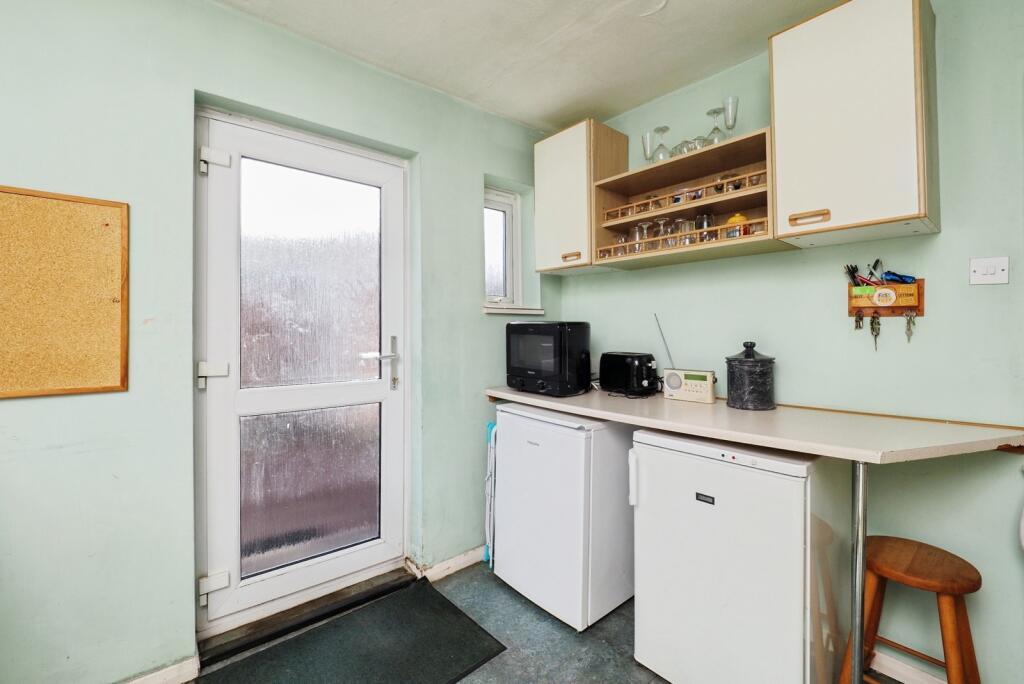 House in Nottingham, Wollaton Vale - More