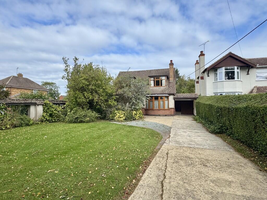 3-bed detached on Rugby Road, Long Lawford, £399,950