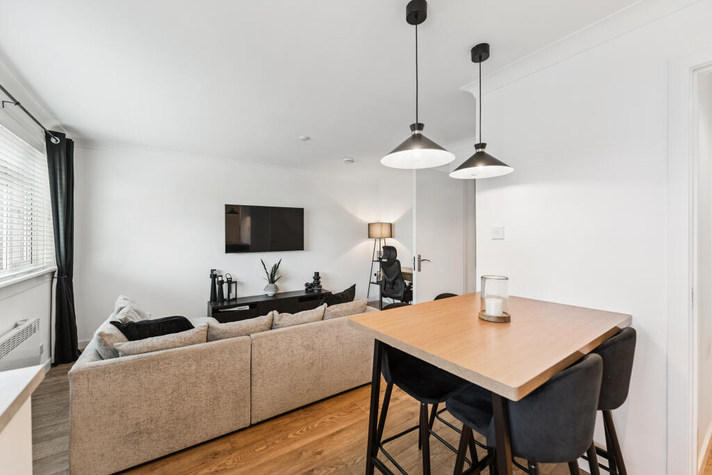 Apartment in Milngavie, South Mains, East Dunbartonshire - View 5