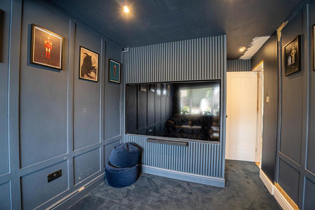 House in Tonbridge - More