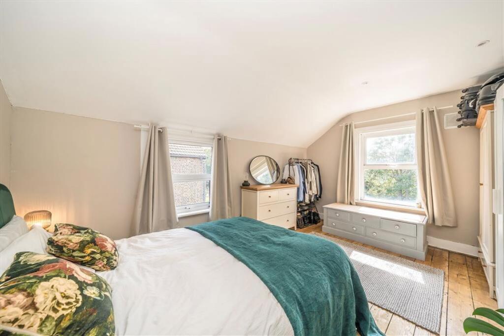 Apartment in London - View 3