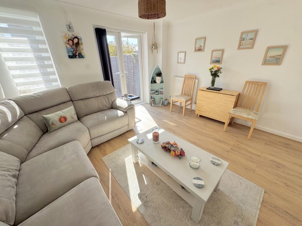 Waterston Close, Canford Heath , Poole, BH17 photo 4
