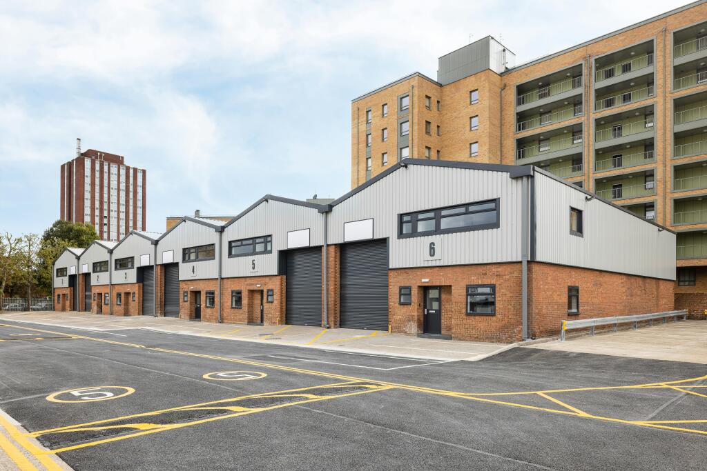 Unit 16External 1.jpg