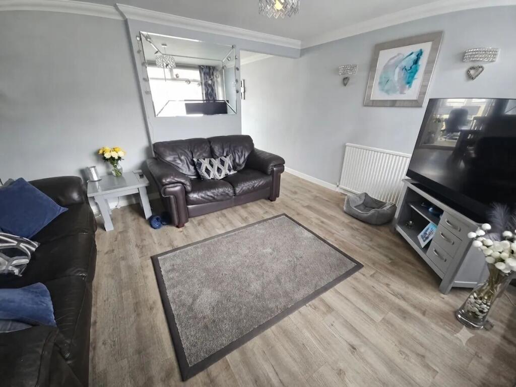 House in Southend-on-Sea, Essex - More