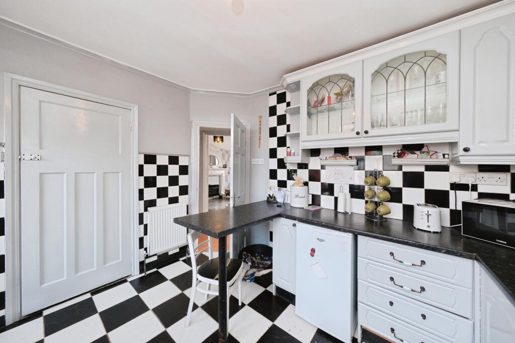 House in Mansfield, Nottinghamshire - View 6