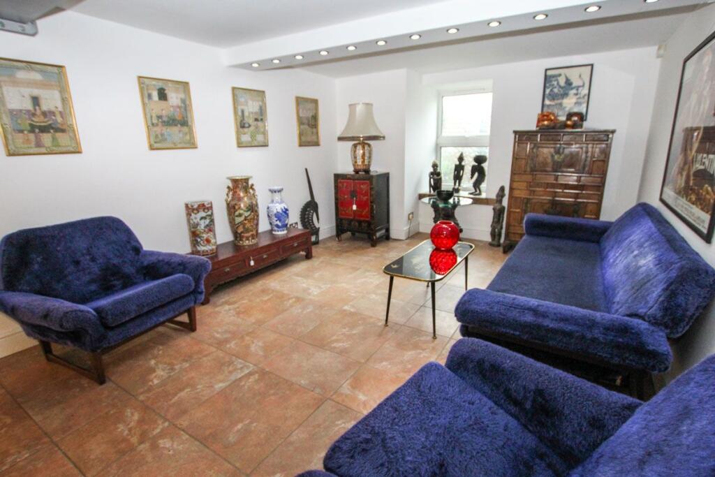 3-bed flat on Mortimer Street, Herne Bay, £225,000