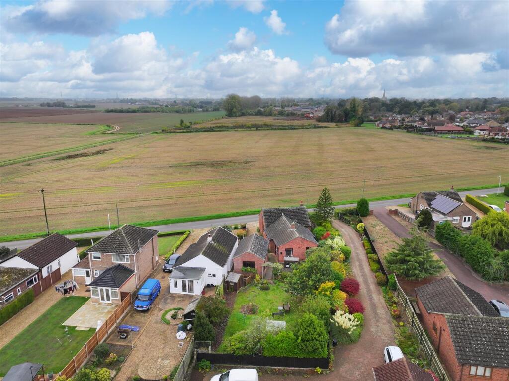 Branches Lane, Holbeach, Spalding photo 3