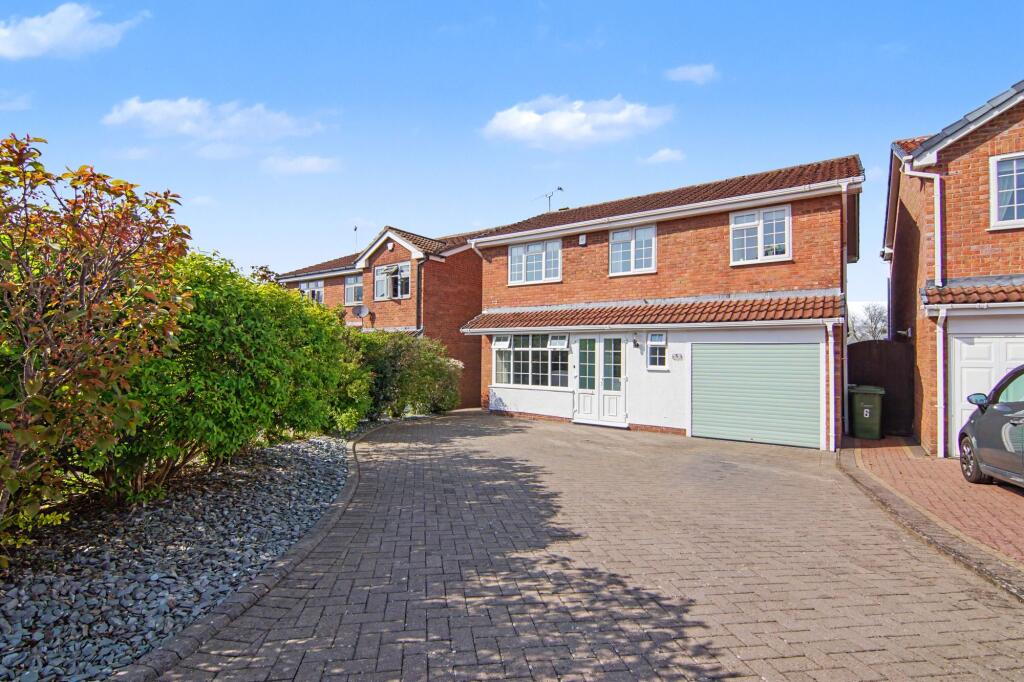 Main image of property: Gleneagles Close, Nuneaton, CV11