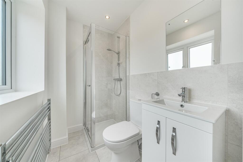 3 bedroom Terraced House in West Street, Upton - View 6
